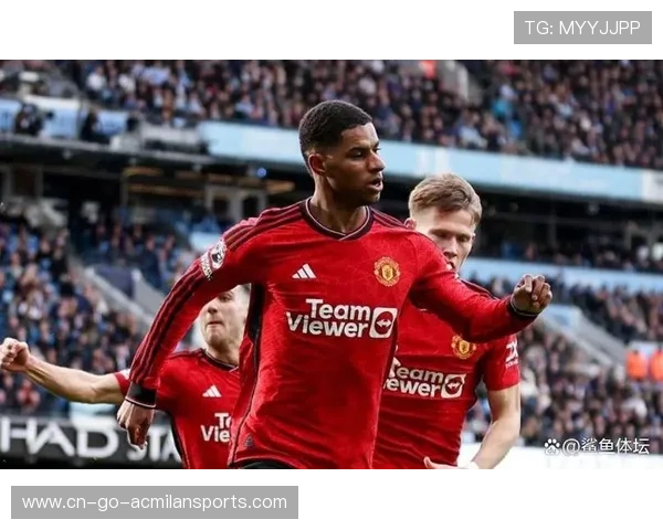 拉什福德门前头槌补射稳稳入网